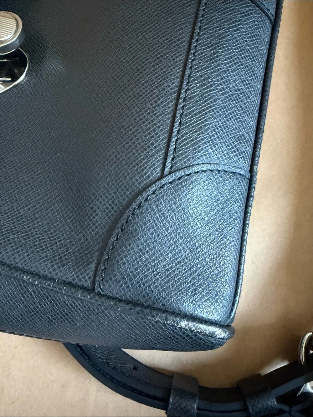Louis Vuitton Taiga Luka in Ardoise